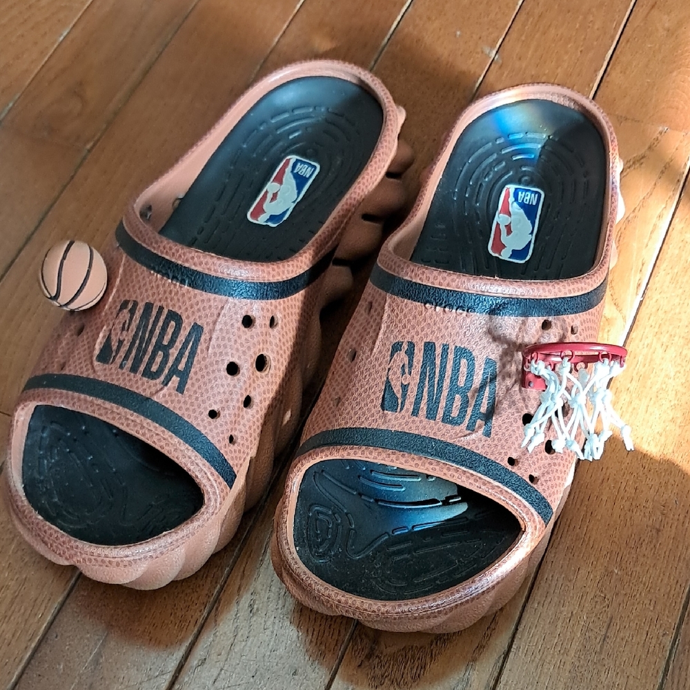 NBA Kids Basketball Slide Sandals - Tan and Black